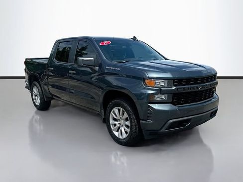 Used 2019 Chevrolet Silverado 1500 Custom w/ Custom Value Package AWD/4WD image 3