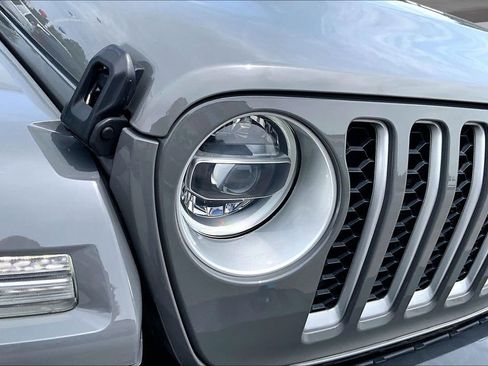 Used 2022 Jeep Wrangler Unlimited Sahara w/ Cold Weather Group AWD/4WD image 30
