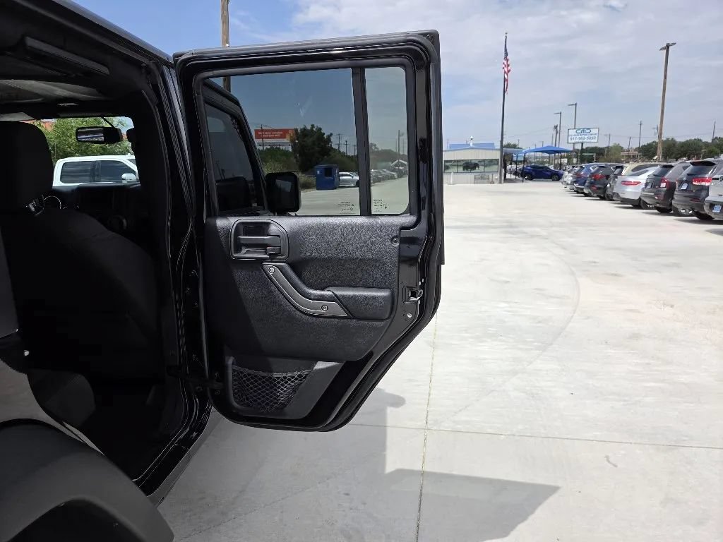 Used 2016 Jeep Wrangler Unlimited Sport w/ Quick Order Package 24S AWD/4WD image 17
