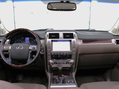 Used 2017 Lexus GX 460 Premium image 54