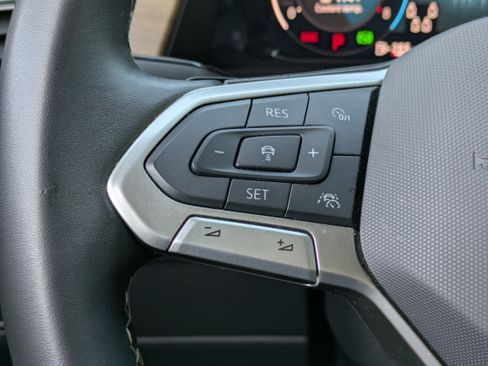 Used 2024 Volkswagen Atlas SE image 23