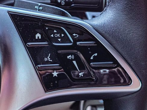 Used 2025 Mercedes-Benz GLA 250 4MATIC image 25