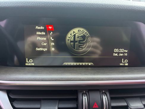 Used 2018 Alfa Romeo Stelvio Ti AWD/4WD image 28