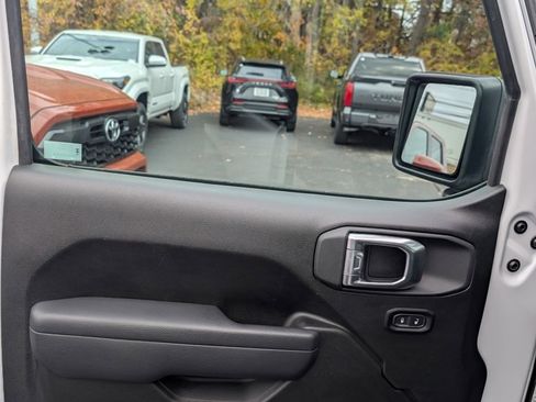 Used 2025 Jeep Wrangler Sport image 14