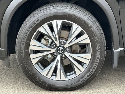 Used 2023 Nissan Rogue SV FWD image 29