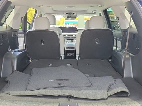 Used 2024 Hyundai Palisade SEL Premium w/ Premium Package FWD image 6