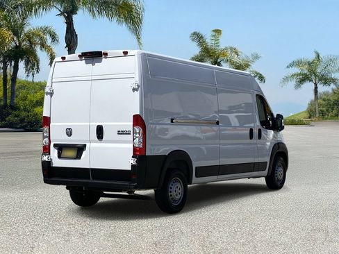 Used 2025 RAM ProMaster 2500 w/ Convenience Group FWD image 5