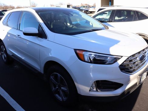 Used 2022 Ford Edge SEL w/ Convenience Package image 2