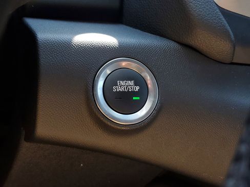 Used 2024 GMC Terrain SLT image 33