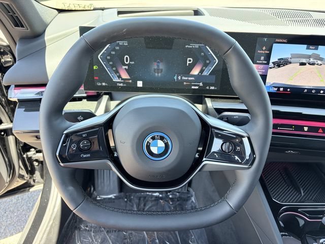 Used 2026 BMW i5 eDrive40 w/ Premium Package RWD image 25
