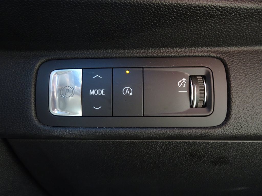 Used 2024 Chevrolet Traverse LT FWD image 24