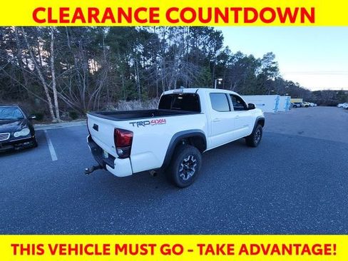 Certified 2018 Toyota Tacoma TRD Off-Road w/ Technology Package image 10