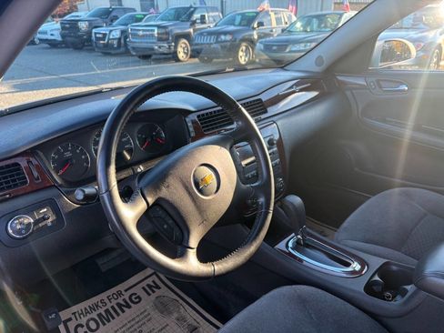 Used 2011 Chevrolet Impala LT image 13