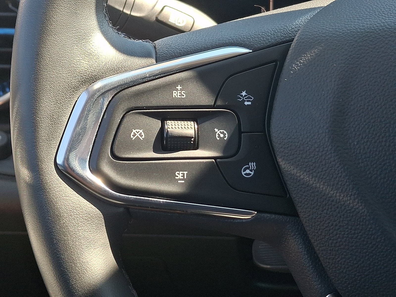 Used 2024 Chevrolet Trax LT w/ Driver Confidence Package FWD image 20