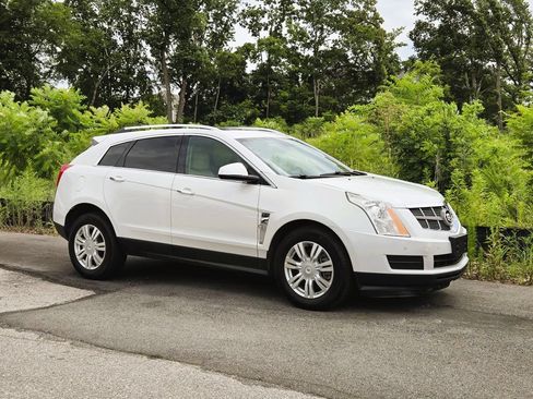 Used 2010 Cadillac SRX Luxury FWD image 1