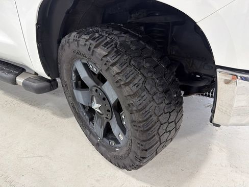Used 2018 Toyota Tundra SR5 w/ SR5 Upgrade Package AWD/4WD image 16