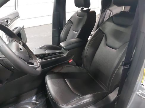 Used 2025 Jeep Compass Limited AWD/4WD image 14