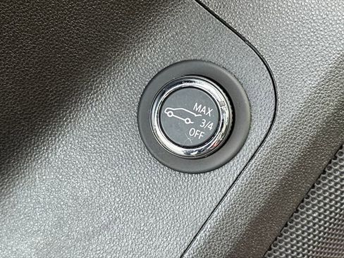 Used 2022 GMC Acadia AT4 w/ Technology Package image 16