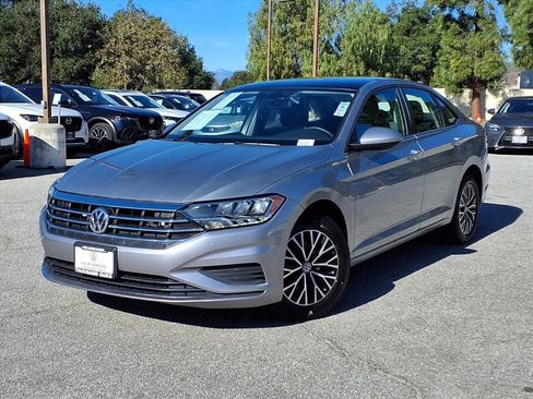 Used 2020 Volkswagen Jetta SE w/ SE Cold Weather Package image 26