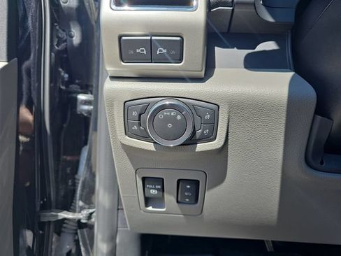 Used 2020 Ford F150 Lariat w/ Equipment Group 502A Luxury AWD/4WD image 19