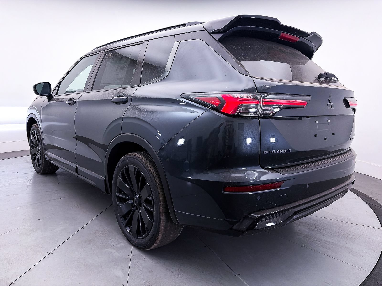 Used 2026 Mitsubishi Outlander SEL Black Edition FWD image 5