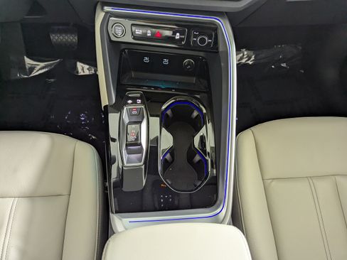 Used 2025 Audi Q5 Premium AWD/4WD image 19