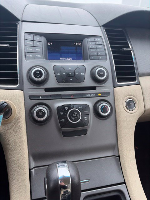Used 2017 Ford Taurus SE FWD image 16
