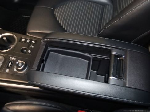 Used 2023 Toyota Highlander L image 46