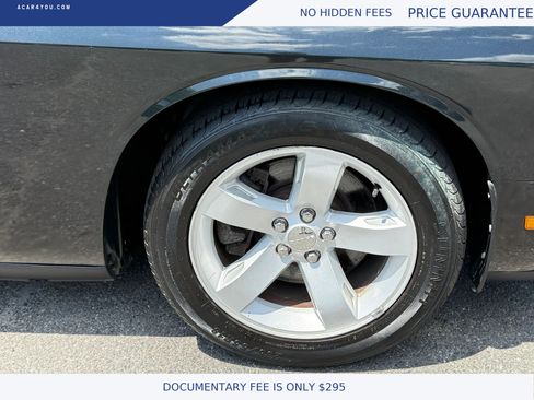 Used 2014 Dodge Challenger R/T RWD image 21