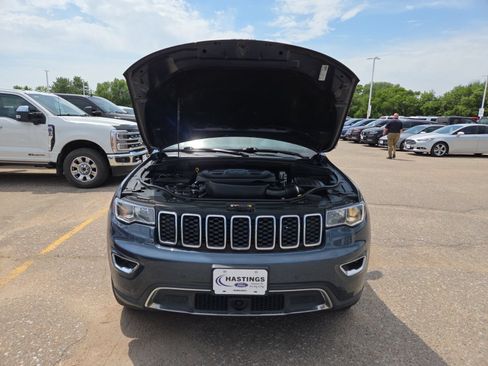 Used 2021 Jeep Grand Cherokee Limited w/ Trailer Tow Group IV AWD/4WD image 14