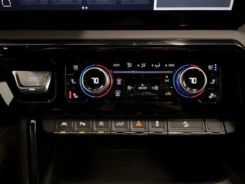 Used 2024 GMC Sierra 1500 AT4 w/ Technology Package image 33