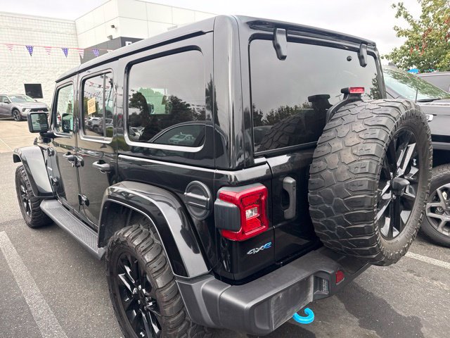 Used 2022 Jeep Wrangler Unlimited Sahara AWD/4WD image 2