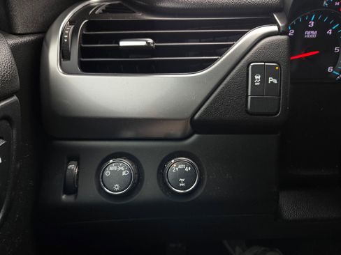Used 2018 Chevrolet Tahoe LS image 26