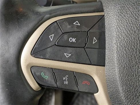 Used 2015 Jeep Cherokee Latitude w/ Cold Weather Group image 14