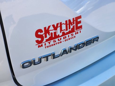 Used 2024 Mitsubishi Outlander SE image 8