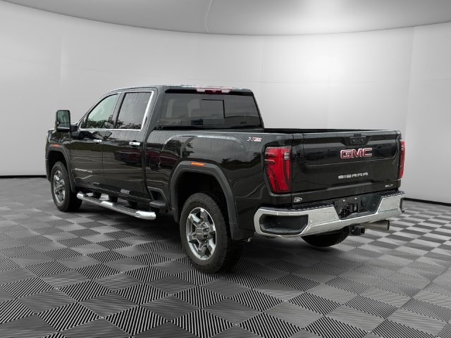 Used 2025 GMC Sierra 3500 SLT AWD/4WD image 3