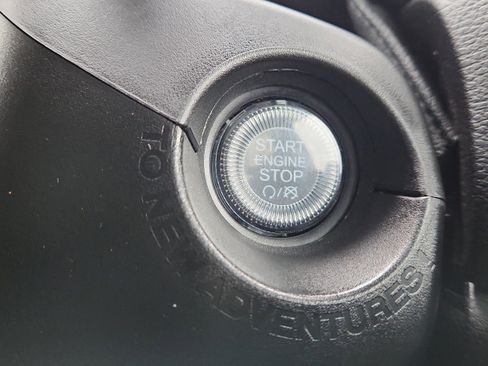 Used 2023 Jeep Renegade Trailhawk image 22