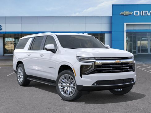 New 2026 Chevrolet Suburban LT w/ Comfort Package AWD/4WD image 8