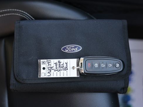 Certified 2019 Ford Escape SEL image 33