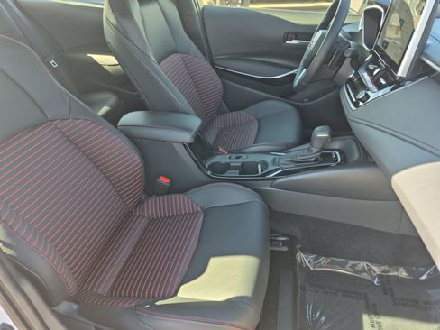 Certified 2025 Toyota Corolla XSE FWD image 25