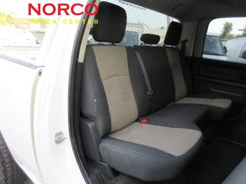 Used 2012 RAM 2500 ST w/ Chrome Appearance Group image 18