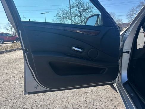 Used 2010 BMW 535i xDrive Sedan image 12