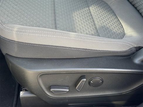 Used 2022 Ford Escape SE image 8