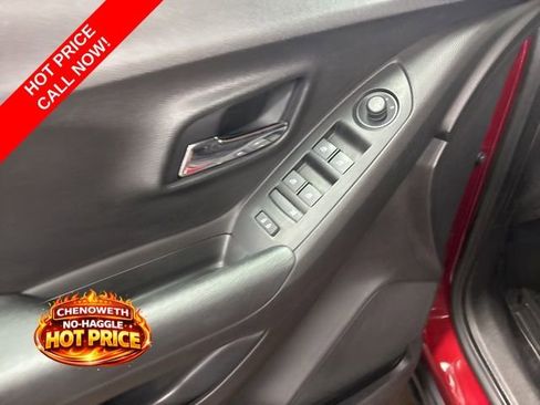 Used 2019 Chevrolet Trax LT w/ LT Convenience Package AWD/4WD image 8