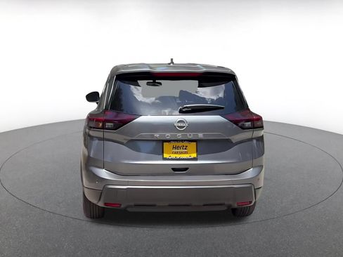 Used 2025 Nissan Rogue SV FWD image 12