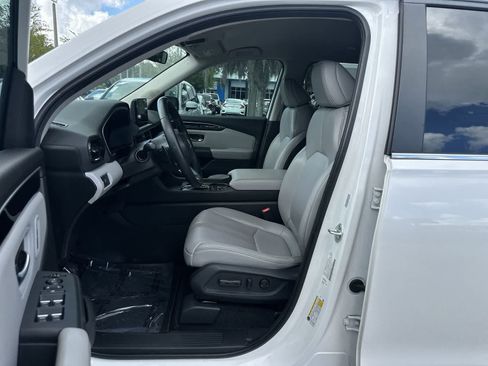 Used 2024 Honda Pilot EX-L image 2