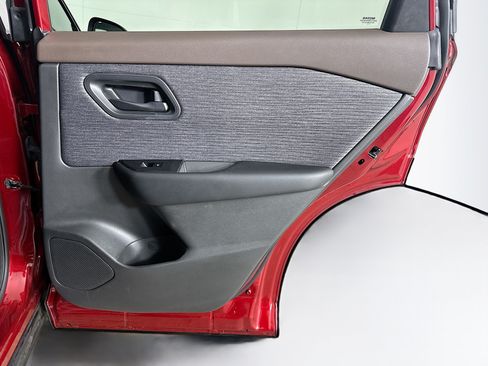 Used 2023 Nissan Rogue S FWD image 28