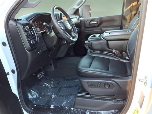 Used 2025 Chevrolet Silverado 2500 Custom w/ Custom Value Package image 14