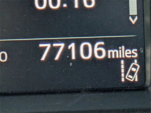 Used 2017 Toyota RAV4 LE image 29