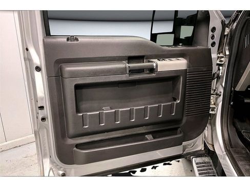 Used 2015 Ford F250 Lariat w/ Chrome Package image 23